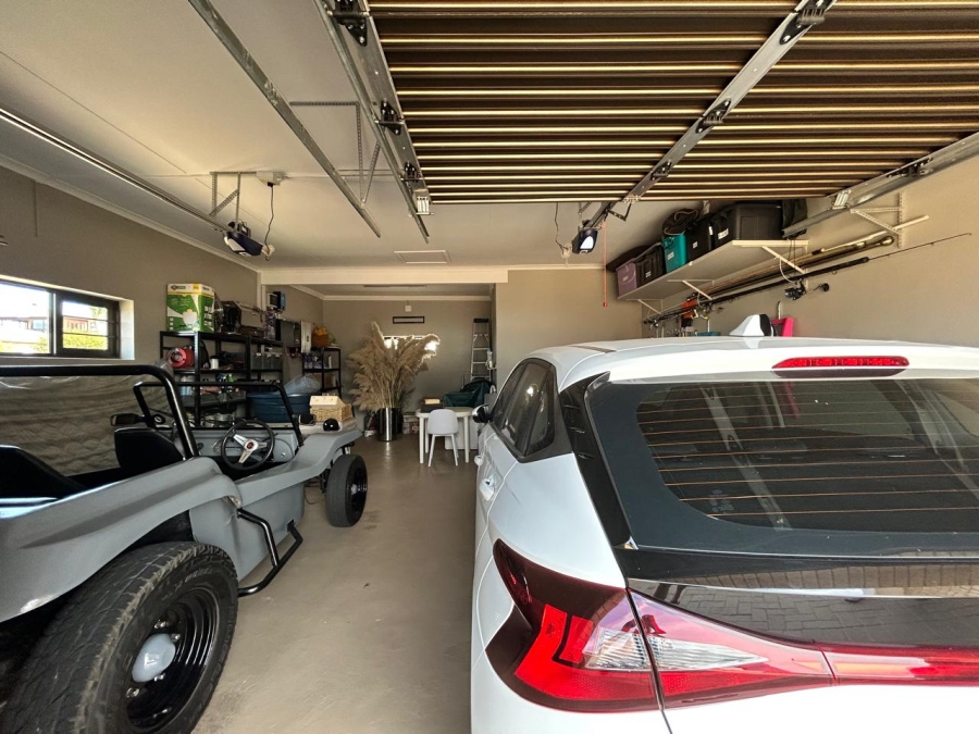 4 Bedroom Property for Sale in Wavecrest Eastern Cape